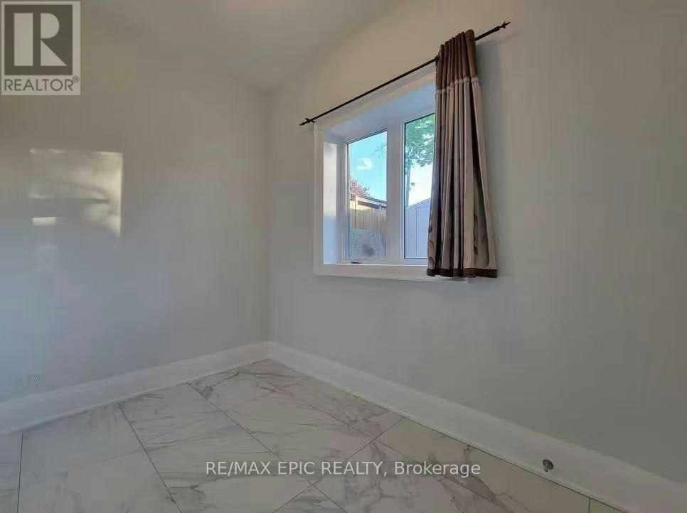36 Sussex Avenue, Richmond Hill, ON, L4C 2E6 - 6