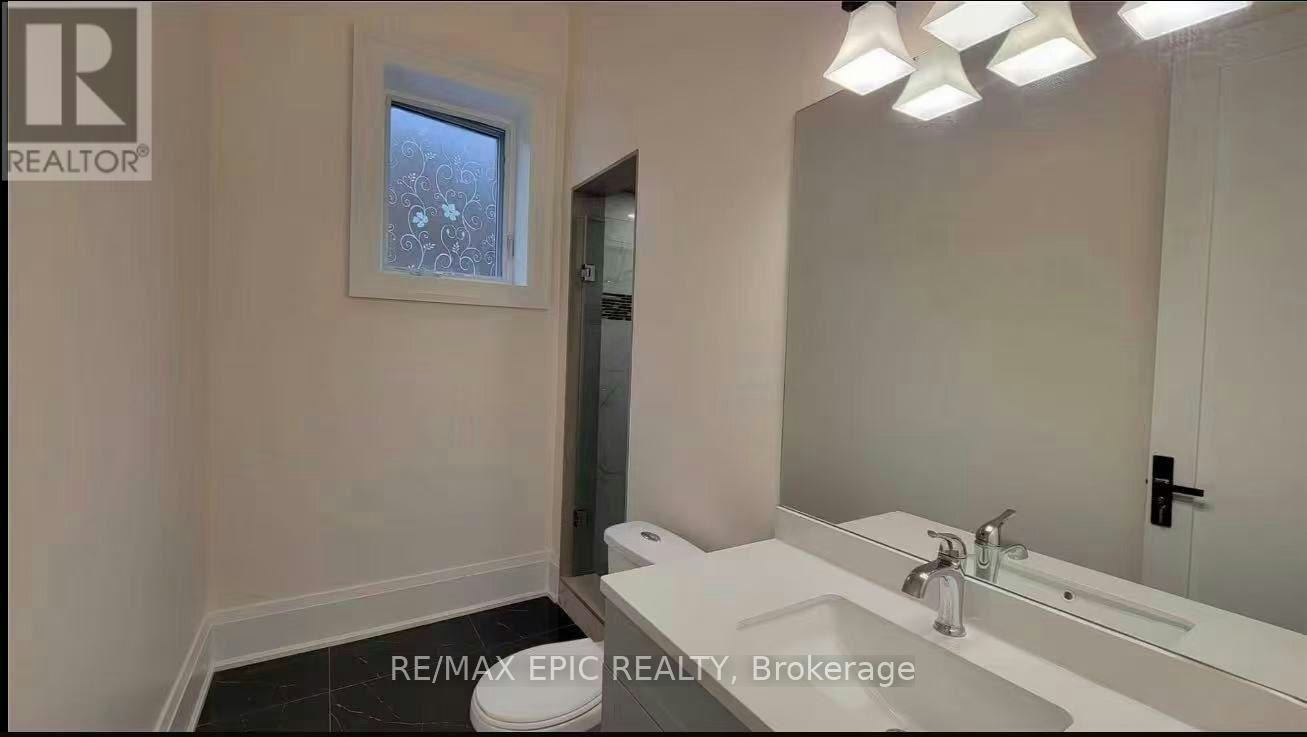 36 Sussex Avenue, Richmond Hill, ON, L4C 2E6 - 5