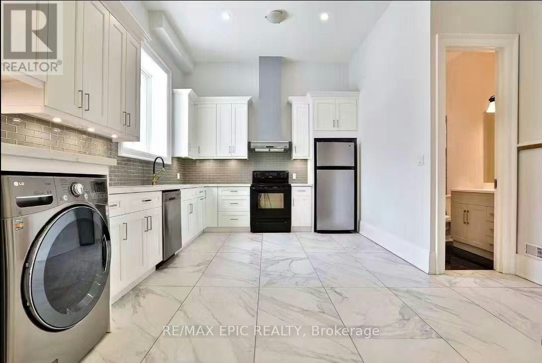36 Sussex Avenue, Richmond Hill, ON, L4C 2E6 - 4