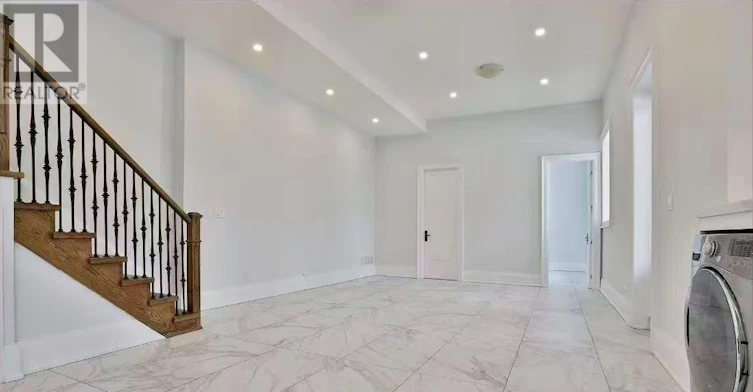 36 Sussex Avenue, Richmond Hill, ON, L4C 2E6 - 2