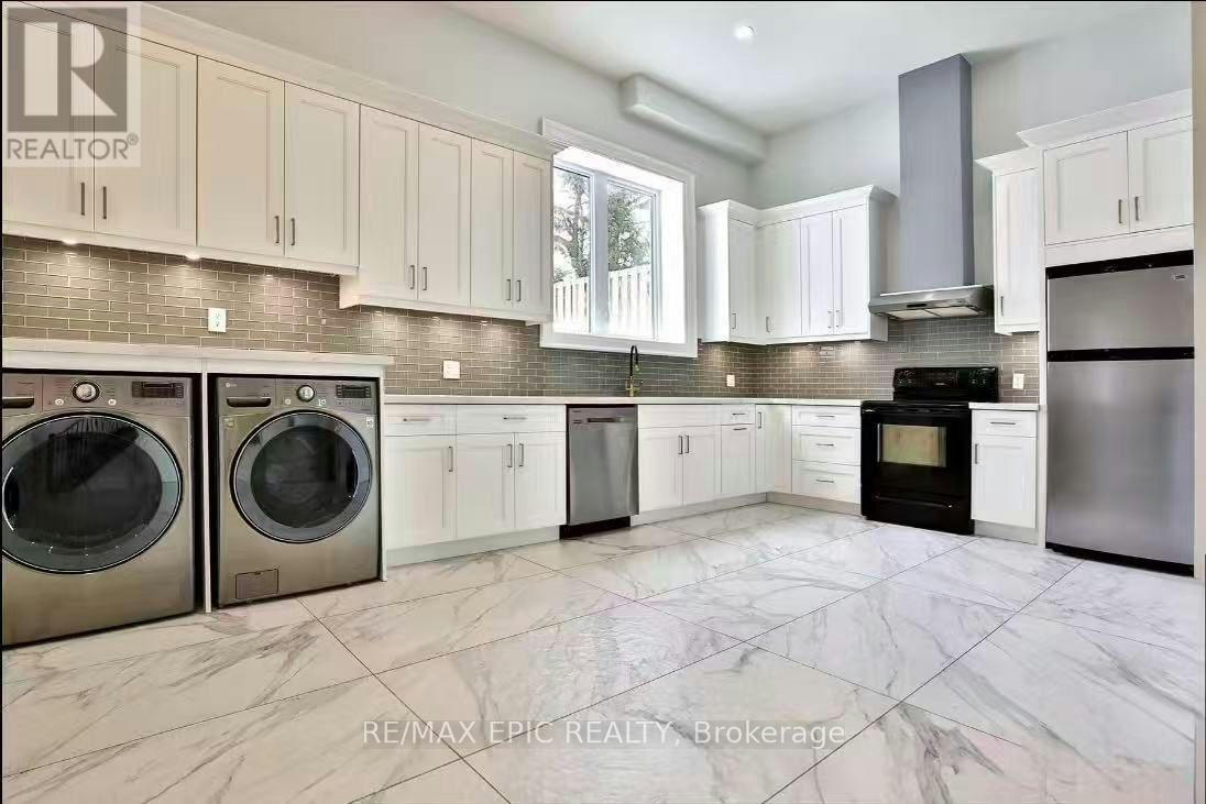 36 Sussex Avenue, Richmond Hill, ON, L4C 2E6