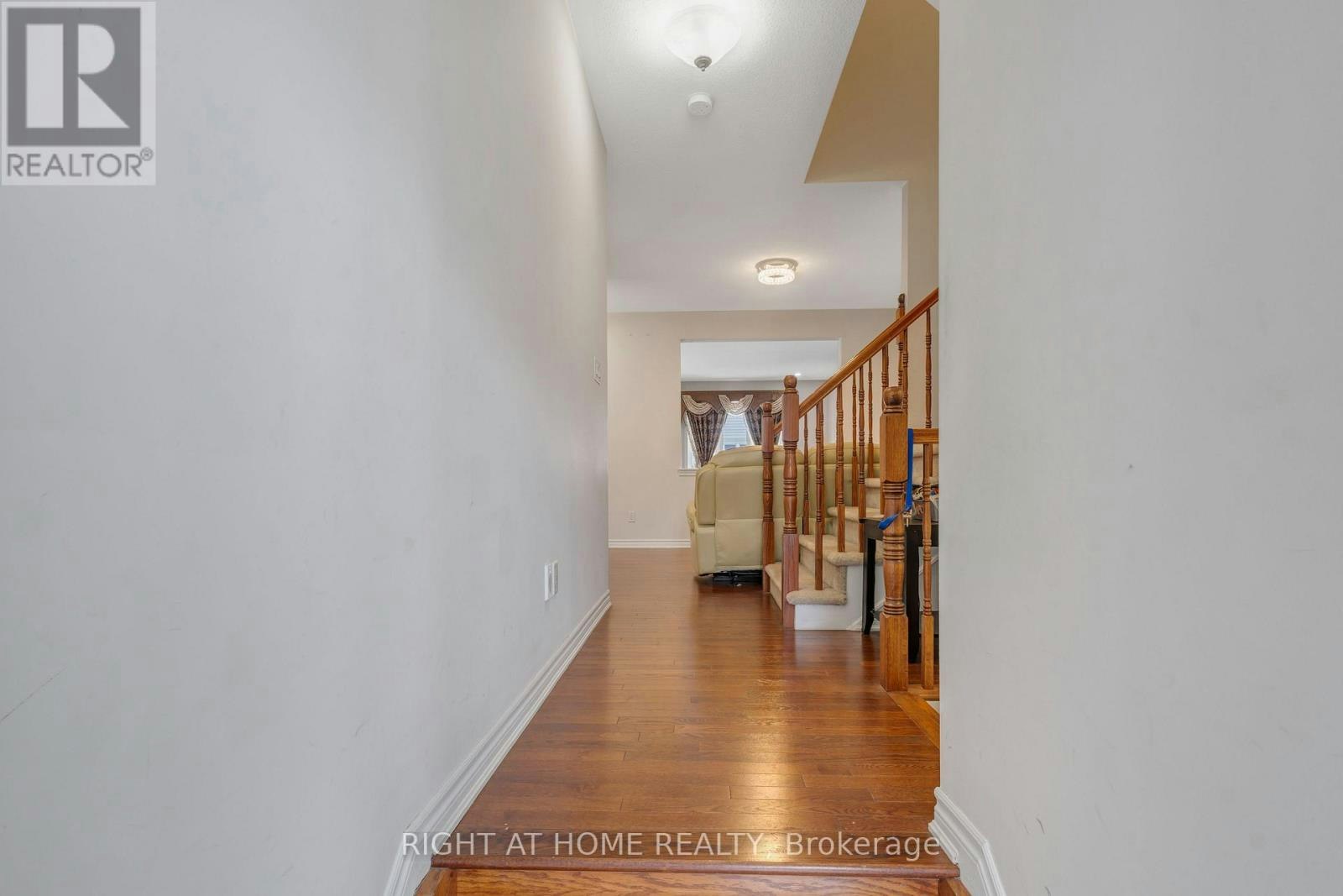 209 Rivertree Street, Ottawa, ON, K2M 0J4 - 5