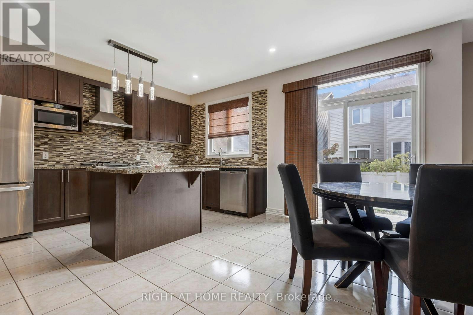 209 Rivertree Street, Ottawa, ON, K2M 0J4 - 13