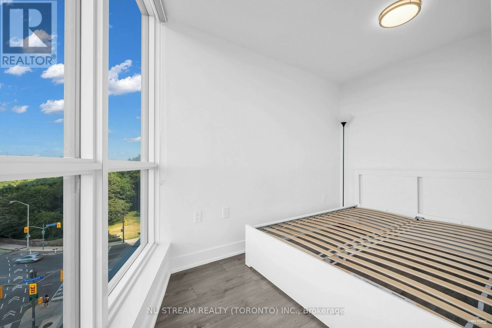 516-585 Bloor Street E, Toronto, ON, M4W 0B3 - 17