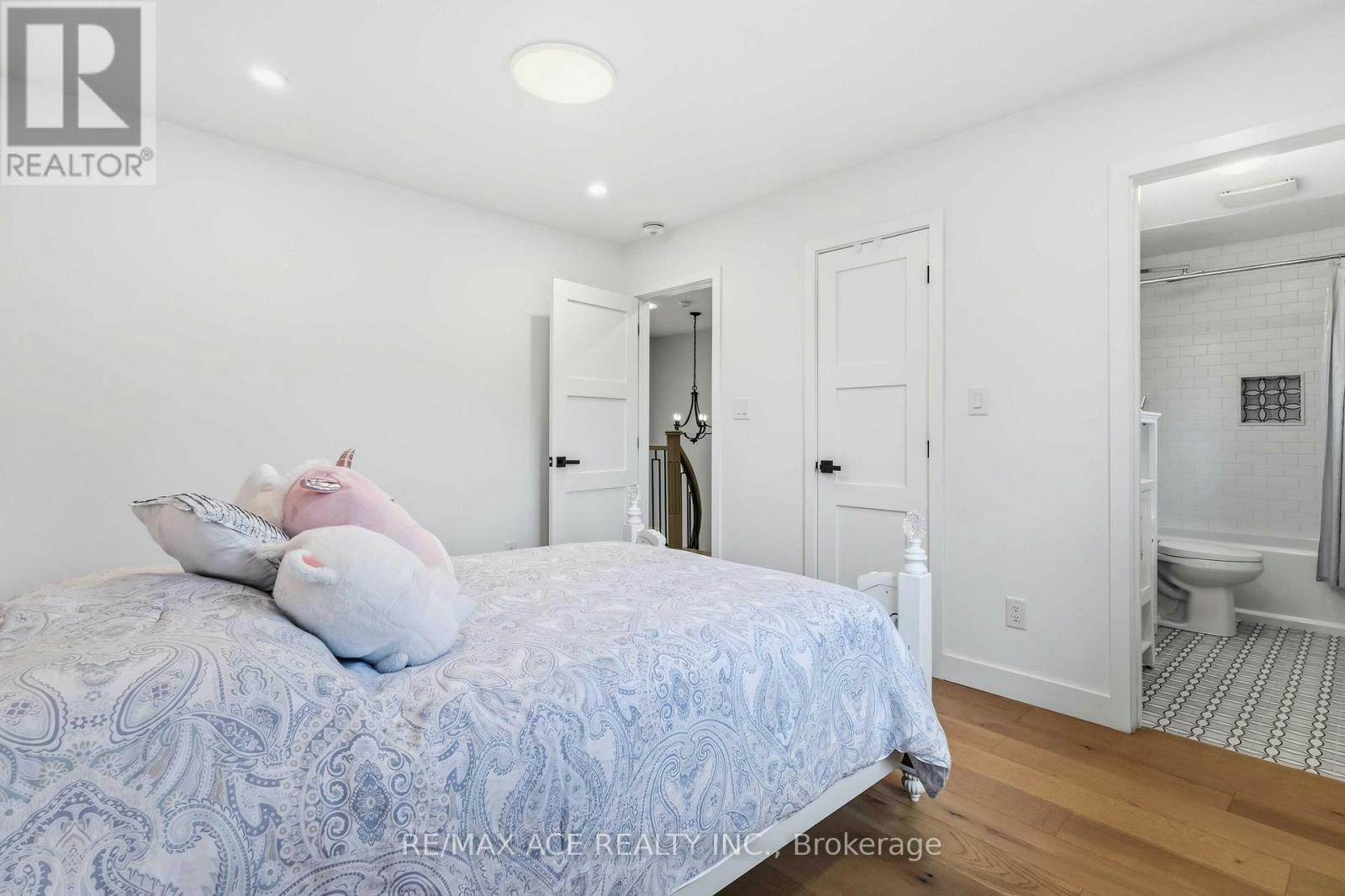 19 Barker Court, Markham, ON, L3P 3X9 - 36