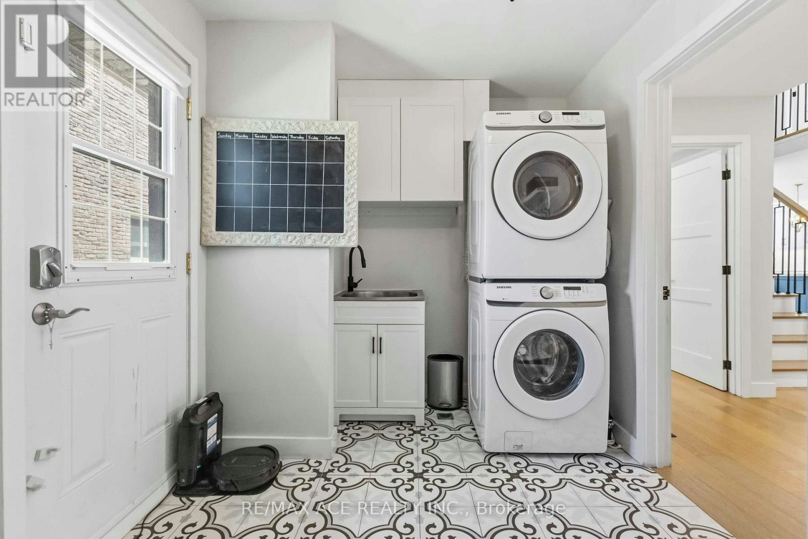 19 Barker Court, Markham, ON, L3P 3X9 - 25