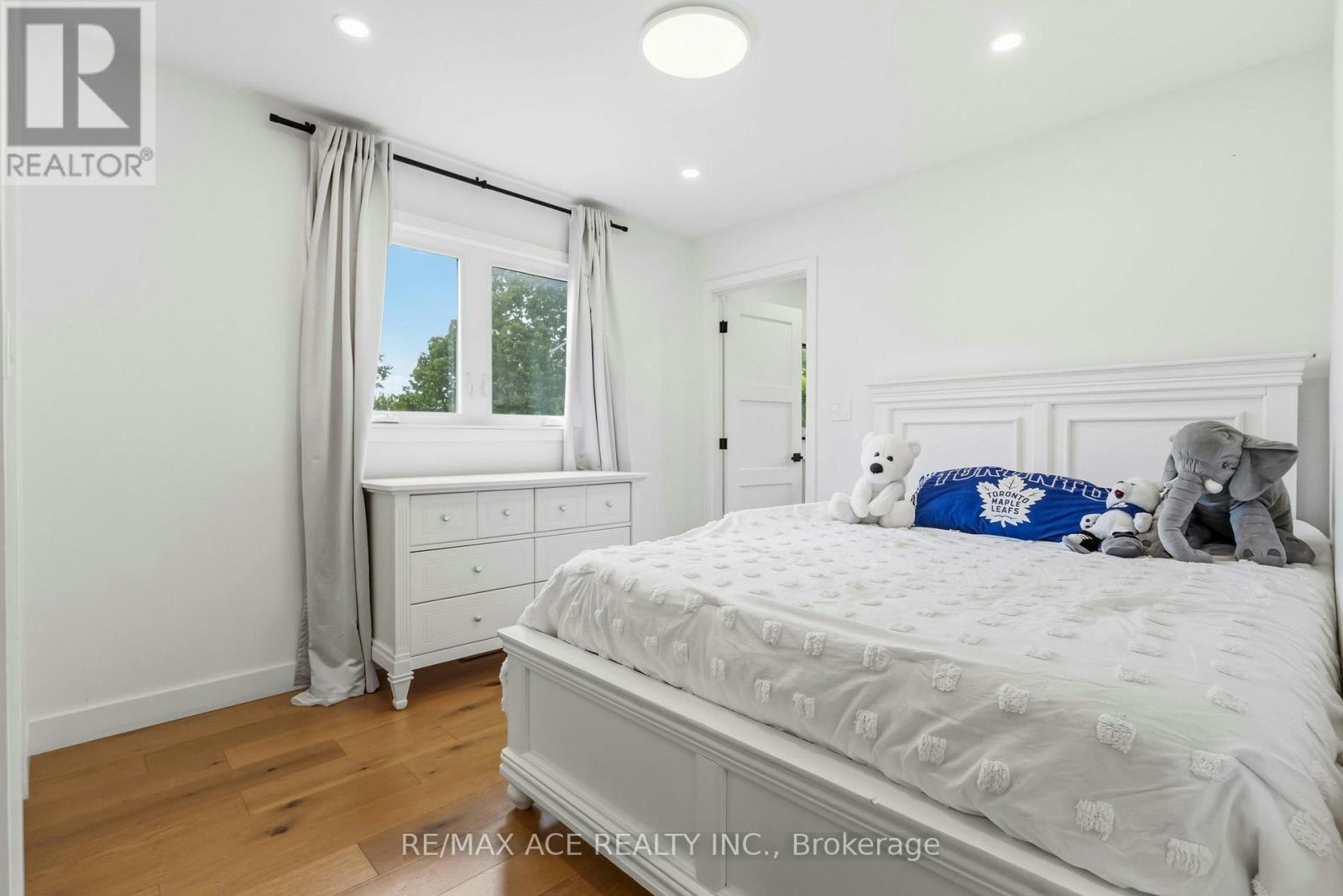 19 Barker Court, Markham, ON, L3P 3X9 - 38