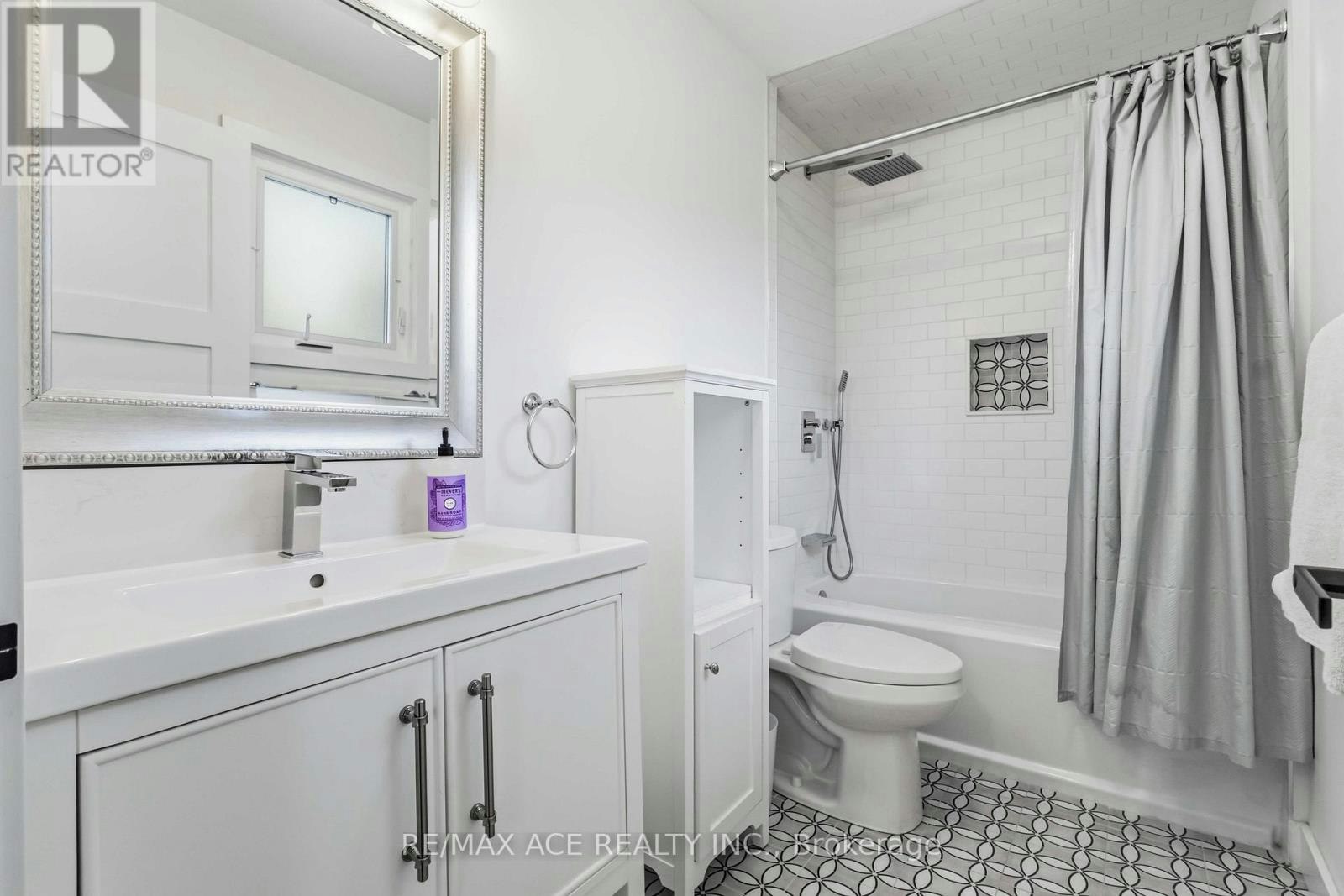 19 Barker Court, Markham, ON, L3P 3X9 - 37