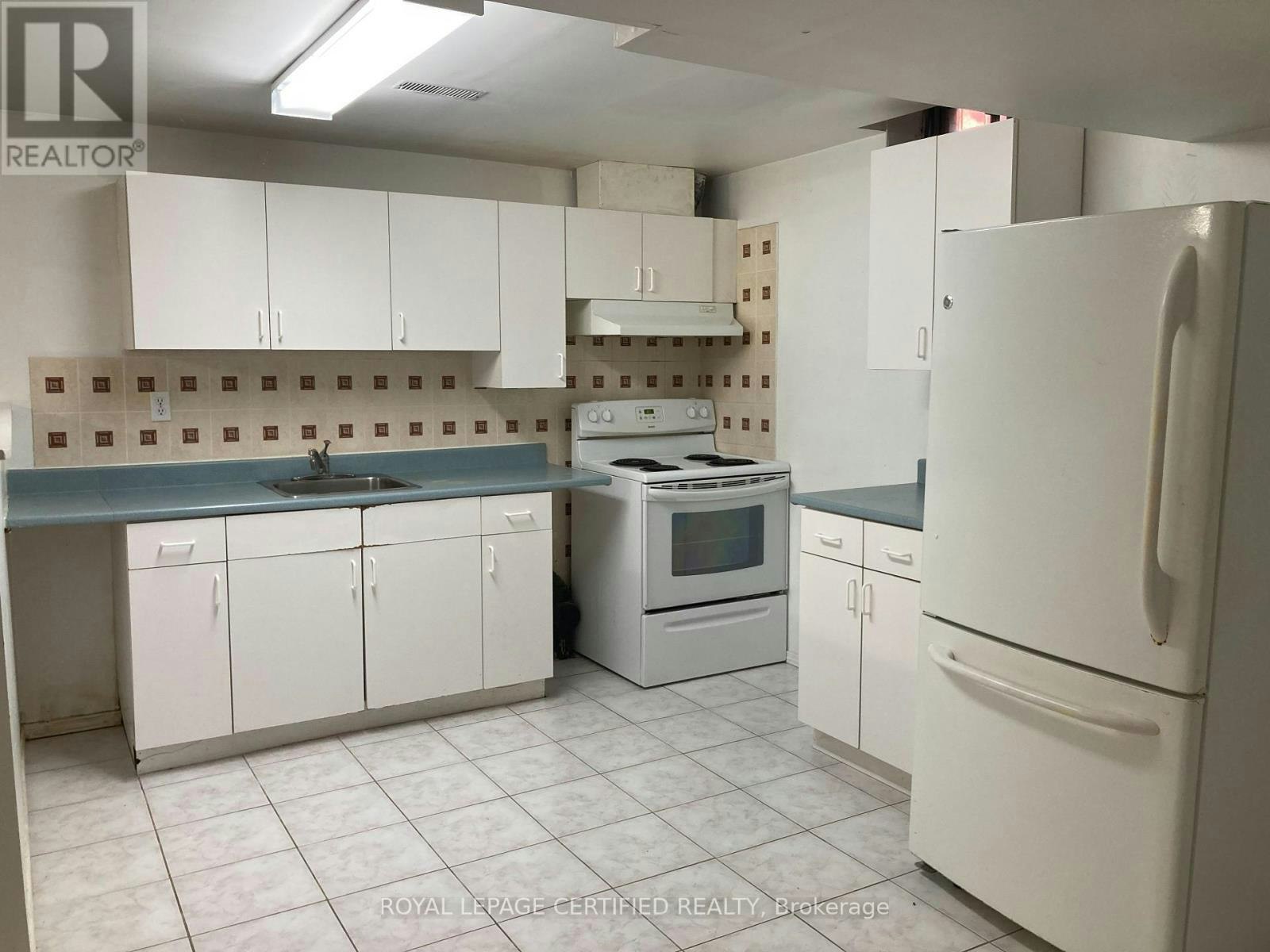 BSMT-5480 Whitehorn Avenue, Mississauga, ON, L5V 1V5 3