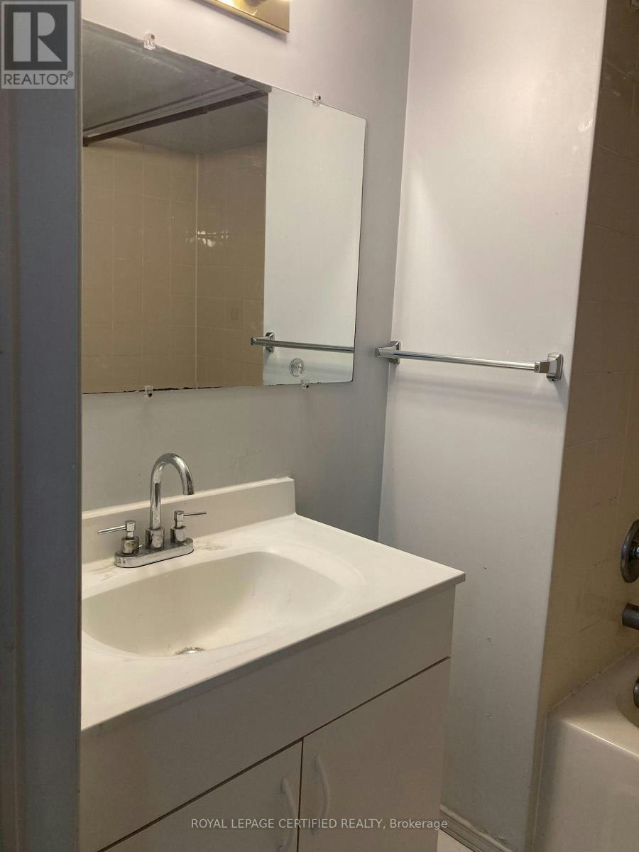 BSMT-5480 Whitehorn Avenue, Mississauga, ON, L5V 1V5 - 11
