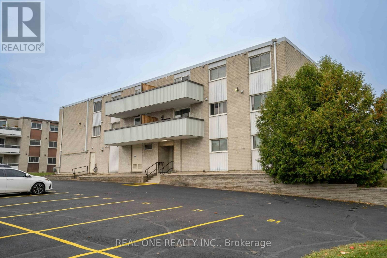 204-6 Walton Avenue, Kitchener, ON, N2C 2B5