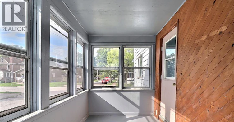 2640 Whelpton, Windsor, ON, N8Y 1V6 - 2