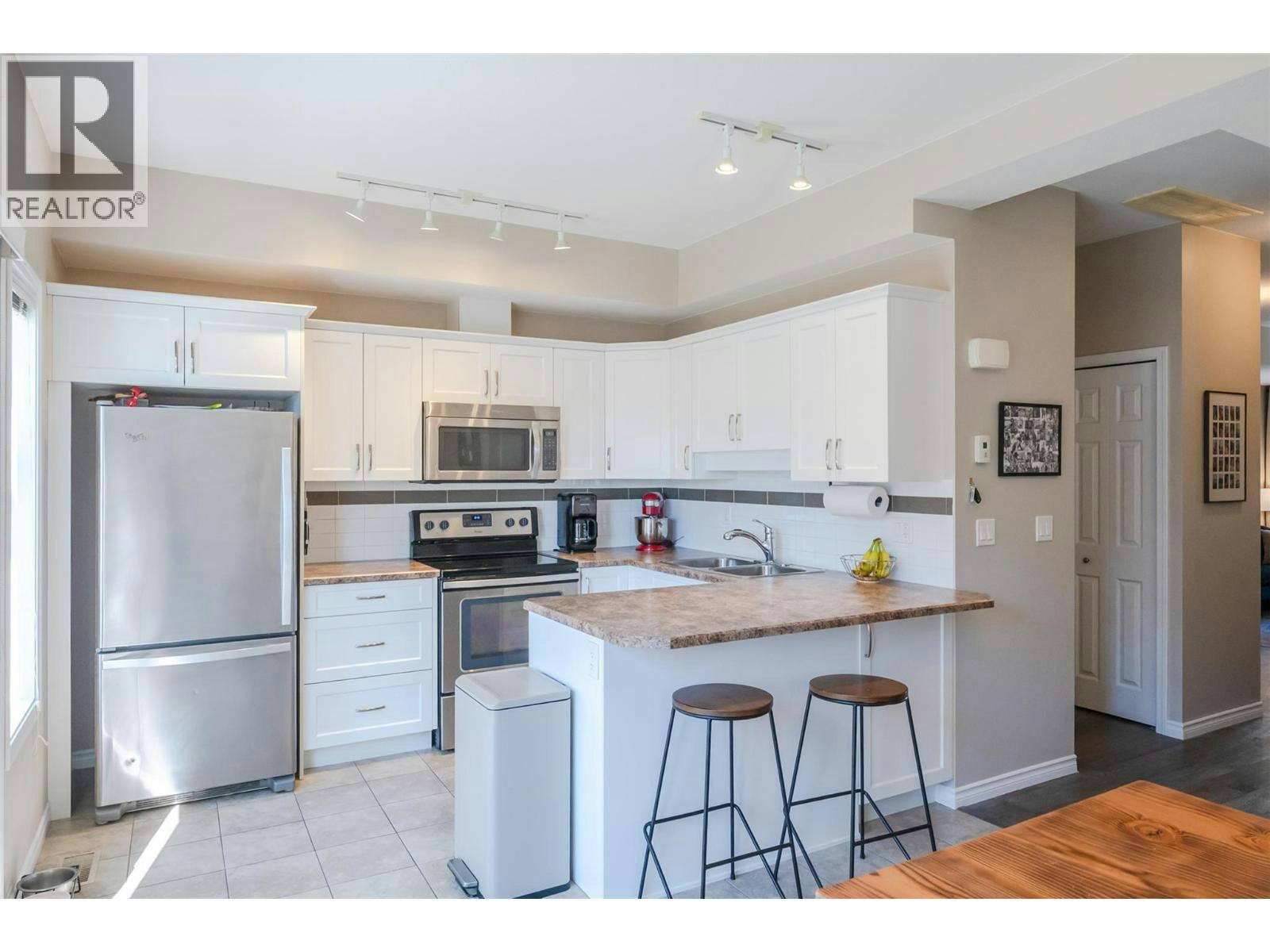 125-3363 Wilson Street - 3