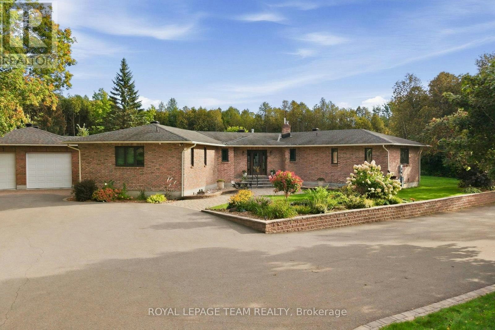 6100 Gough Road, Manotick, ON, K4M 1B2