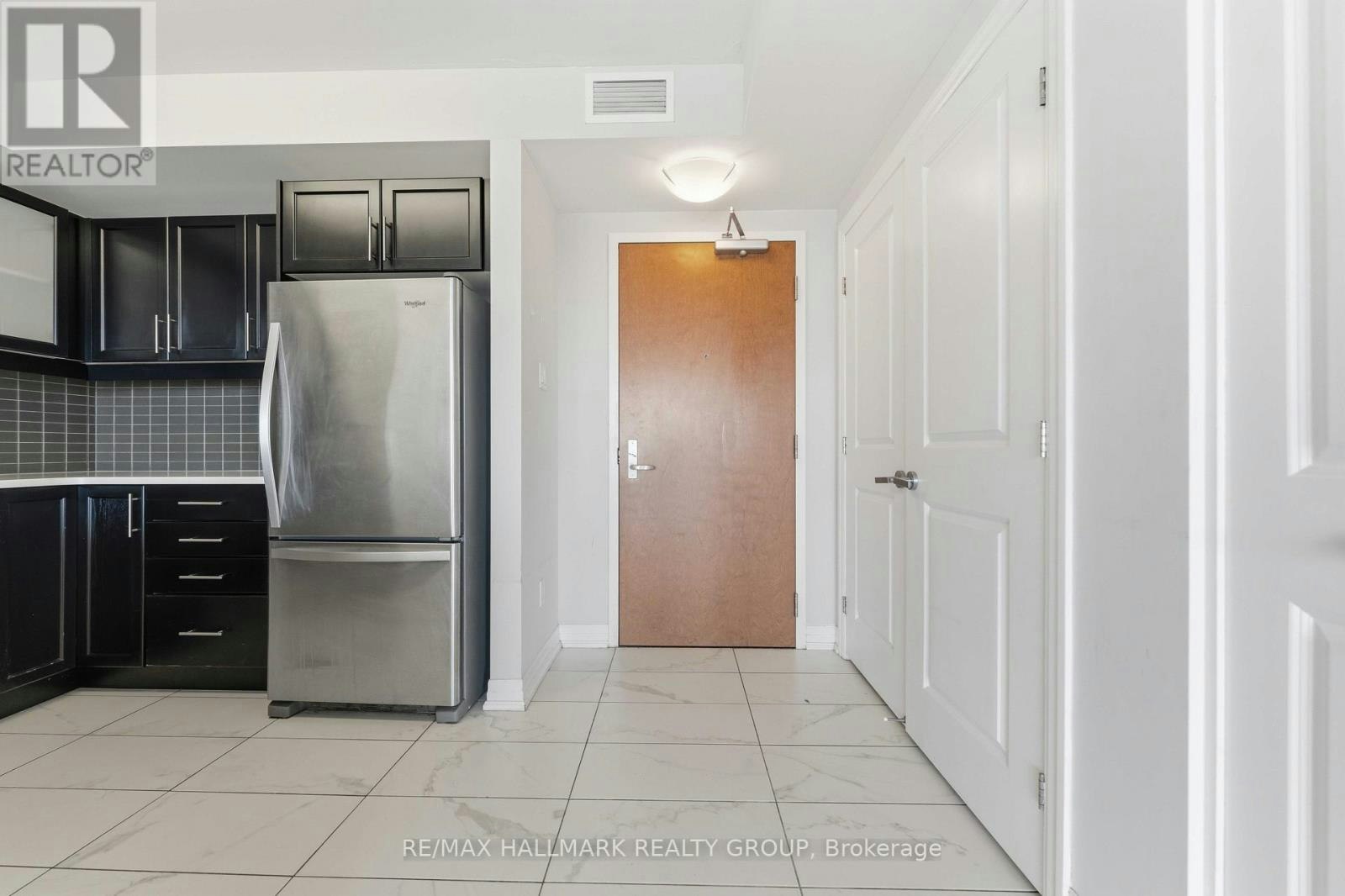 1402-195 Besserer Street, Ottawa, ON, K1N 0B6 - 6