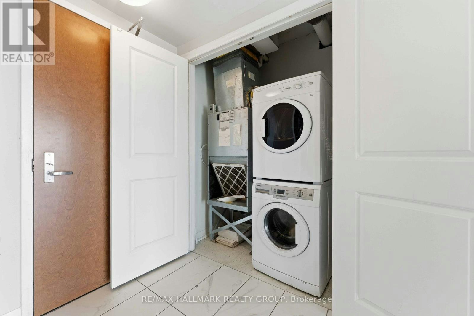 1402-195 Besserer Street, Ottawa, ON, K1N 0B6 - 18