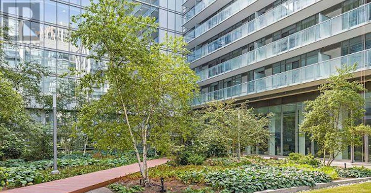 911-90 Stadium Road, Toronto, ON, M5V 3W5 - 45