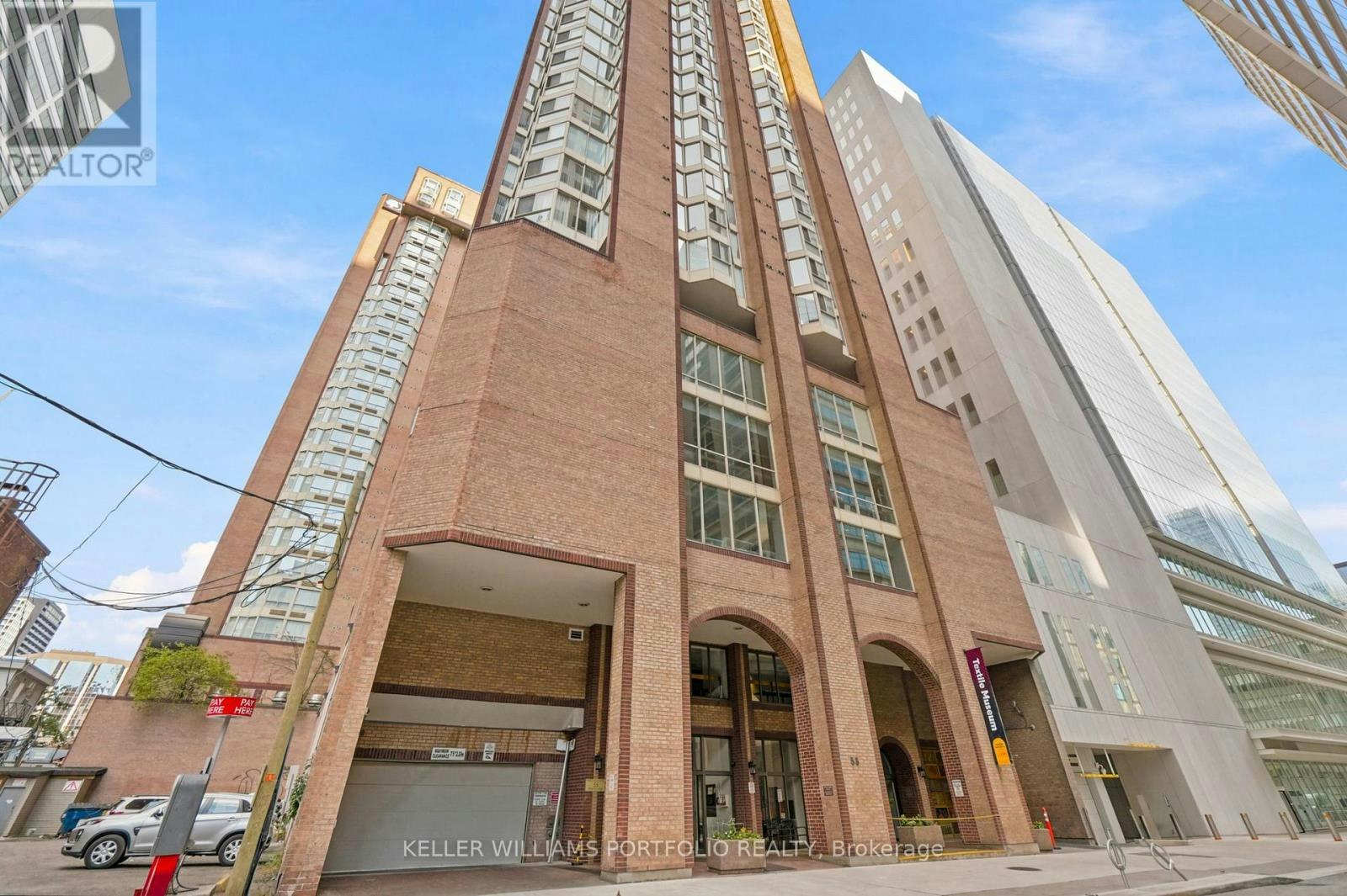 2304-55 Centre Avenue, Toronto, ON, M5G 2H5