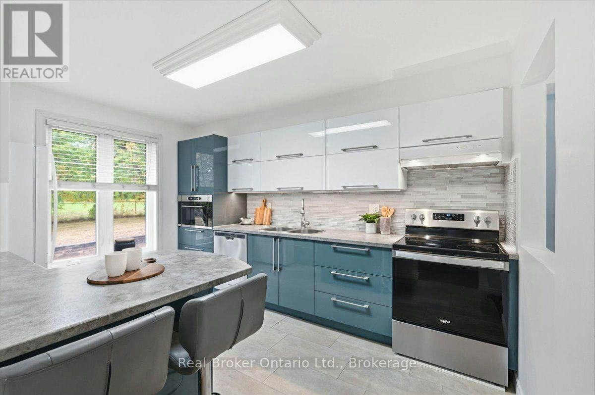 1569 Westminster Place, Burlington, ON, L7P 2B4