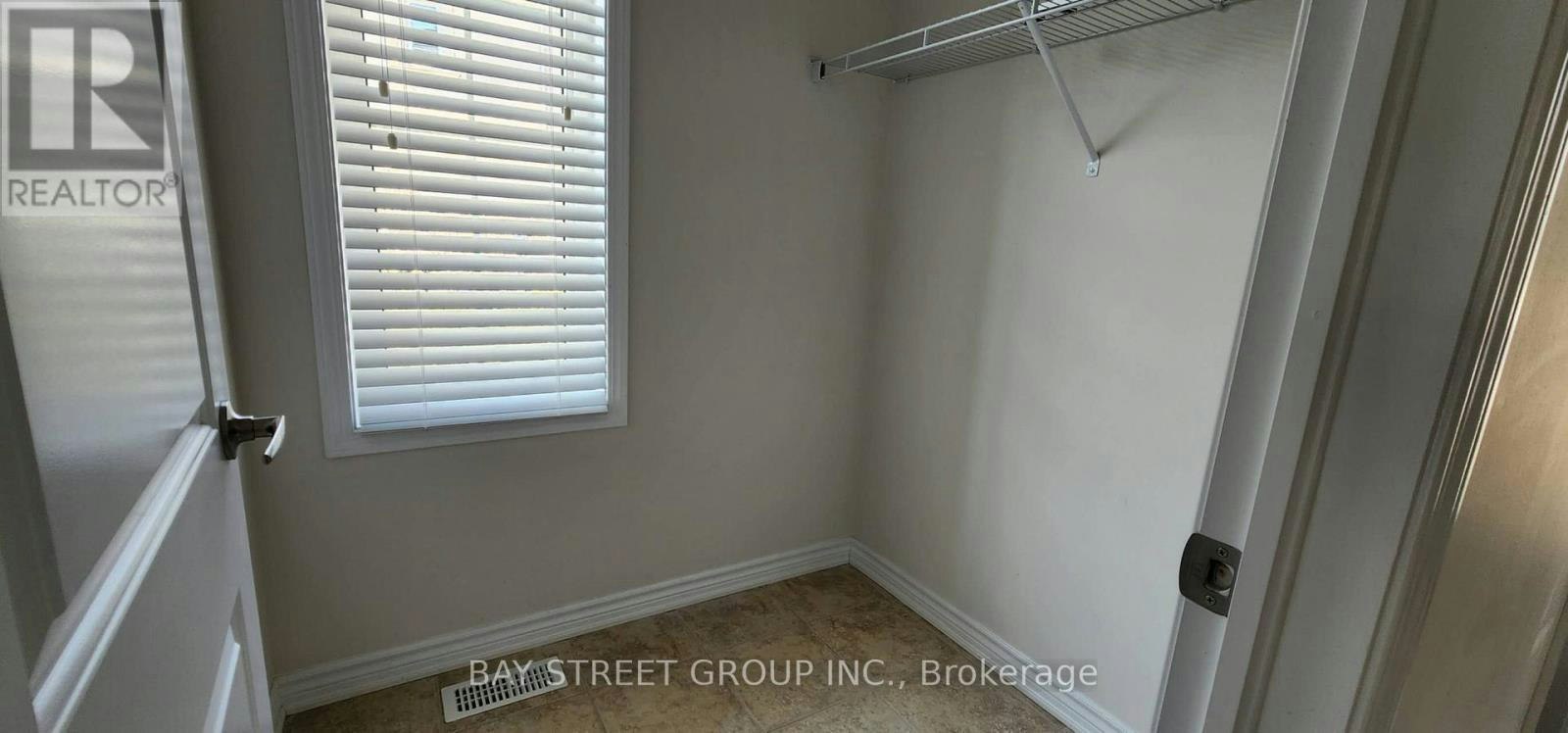 246 Degraaf Crescent, Aurora, ON, L4G 0X1 - 8