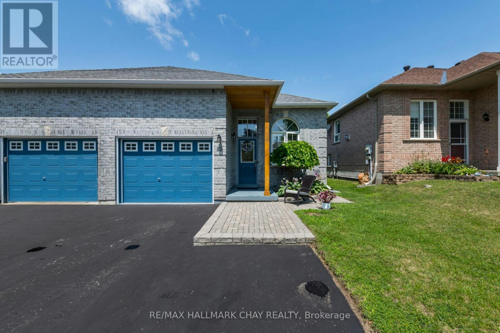 22 Peter Street, Barrie, ON, L4N 5R2