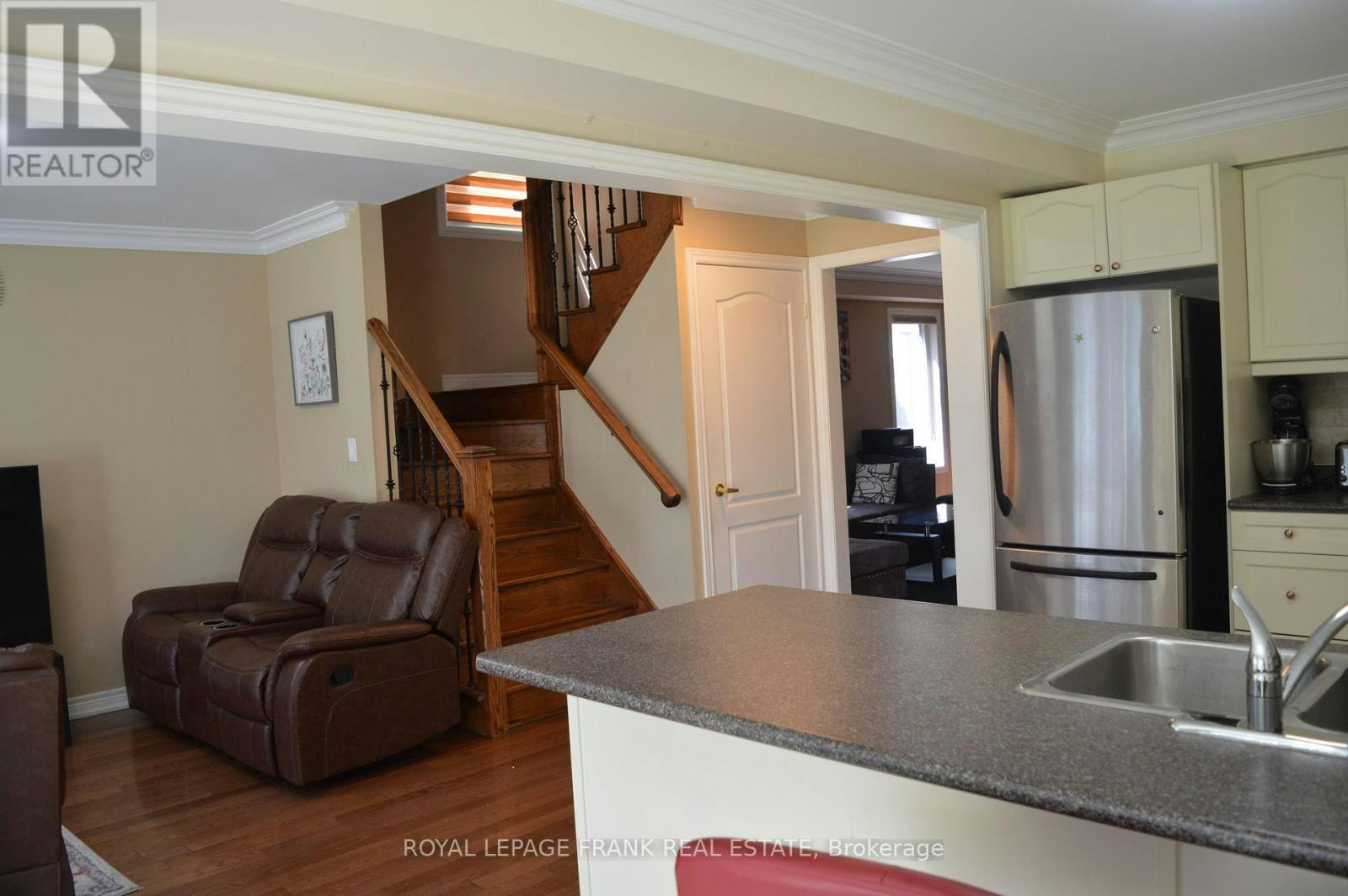 61 Summerside Avenue, Whitby, ON, L1R 0J9 - 11