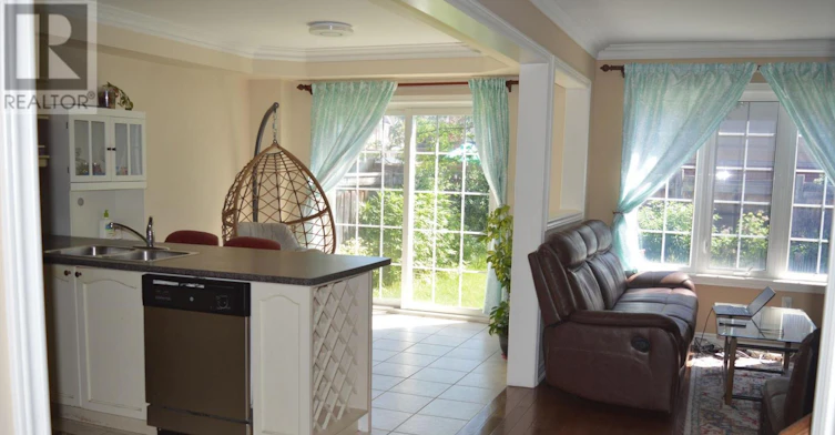 61 Summerside Avenue, Whitby, ON, L1R 0J9 - 6