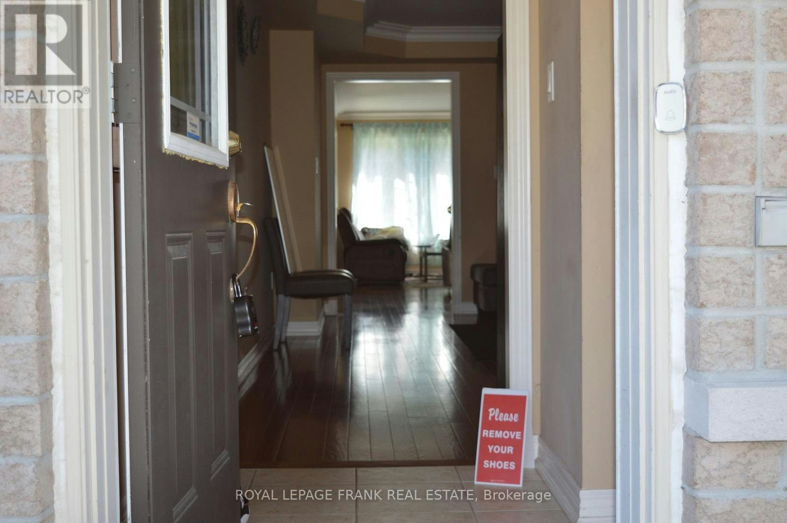 61 Summerside Avenue, Whitby, ON, L1R 0J9 - 3