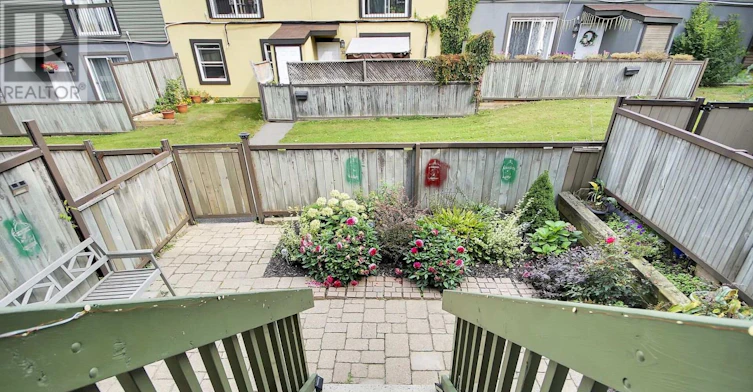 16-1250 Mcwatters Road N, Ottawa, ON, K2C 3P5 - 3