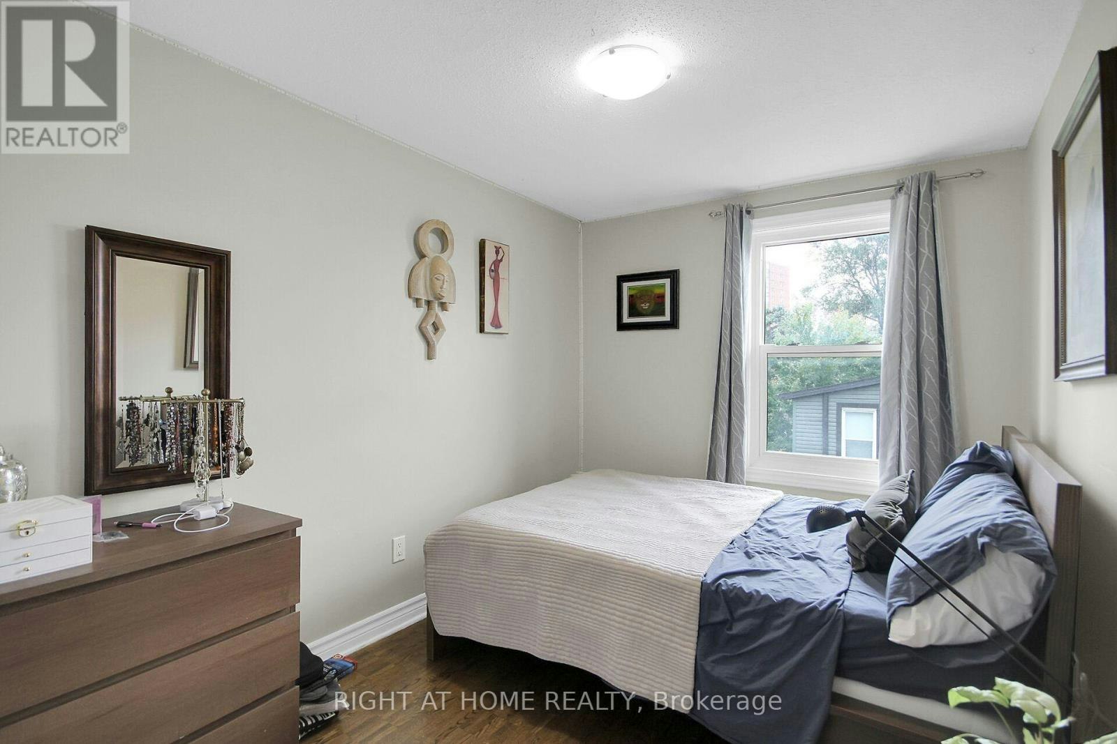 16-1250 Mcwatters Road N, Ottawa, ON, K2C 3P5 - 16