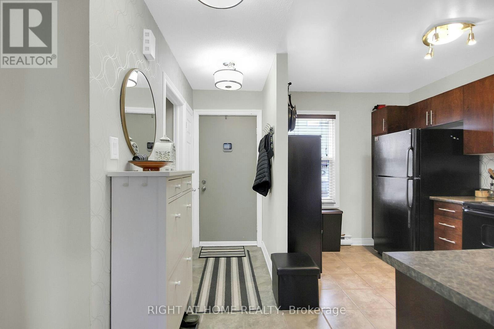16-1250 Mcwatters Road N, Ottawa, ON, K2C 3P5 - 4