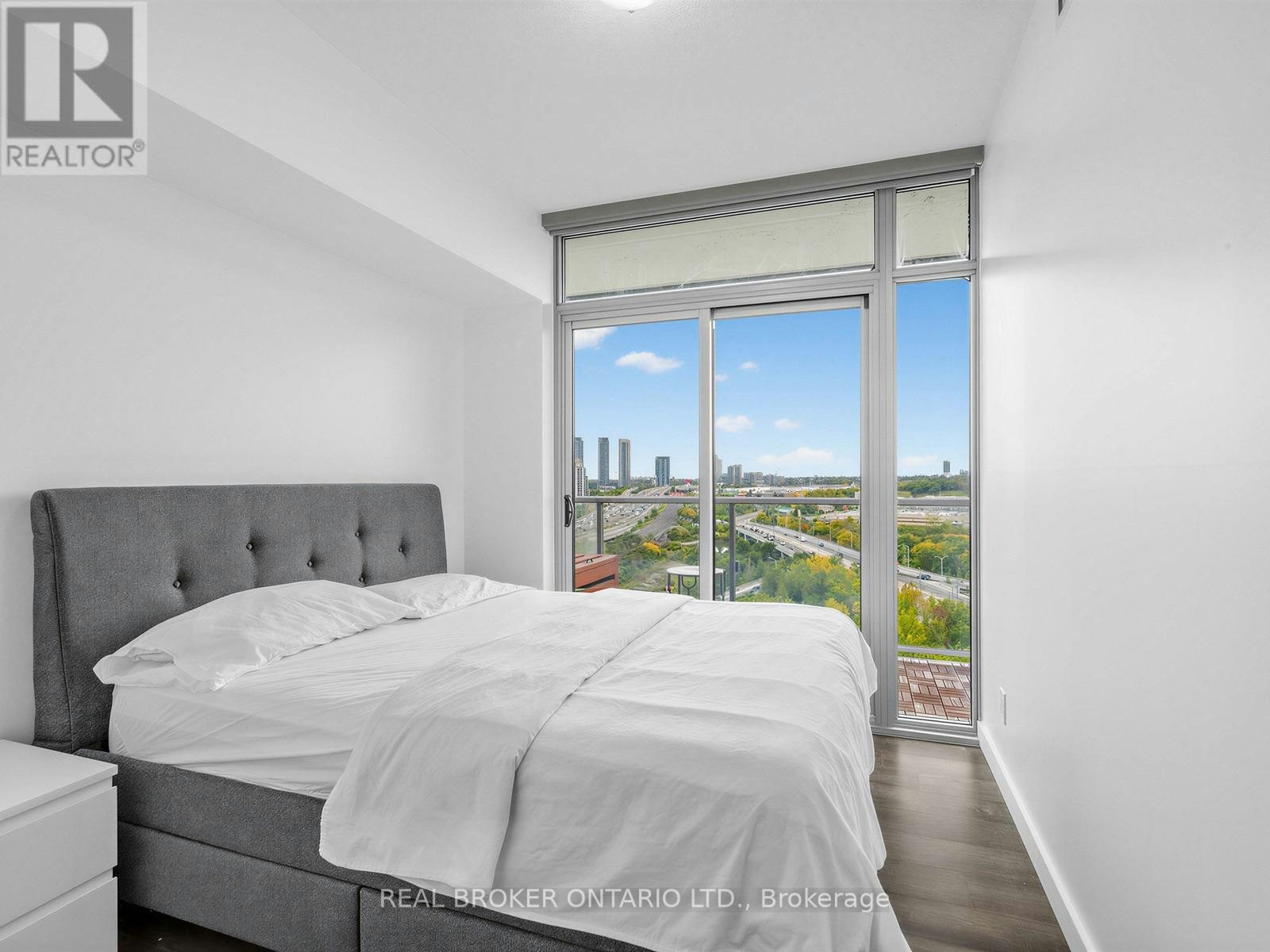 1310-105 The Queensway, Toronto, ON, M6B 5B5 - 6
