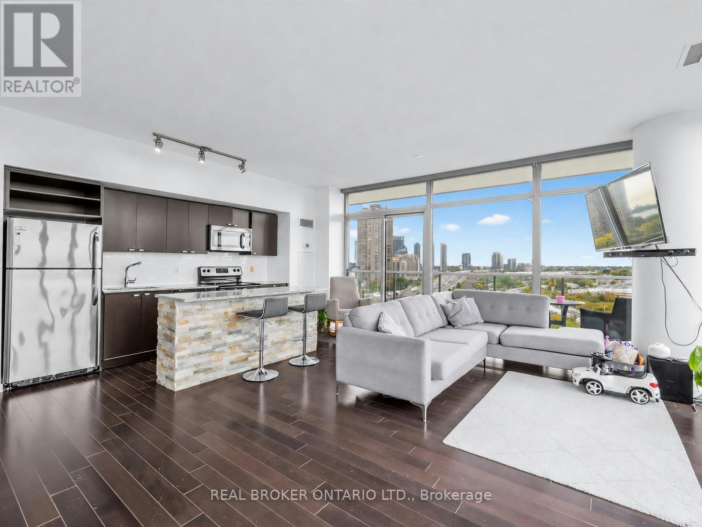 1310-105 The Queensway, Toronto, ON, M6B 5B5 - 2