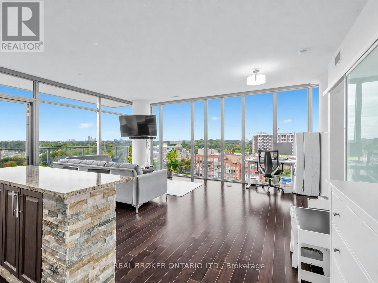 1310-105 The Queensway, Toronto, ON, M6B 5B5