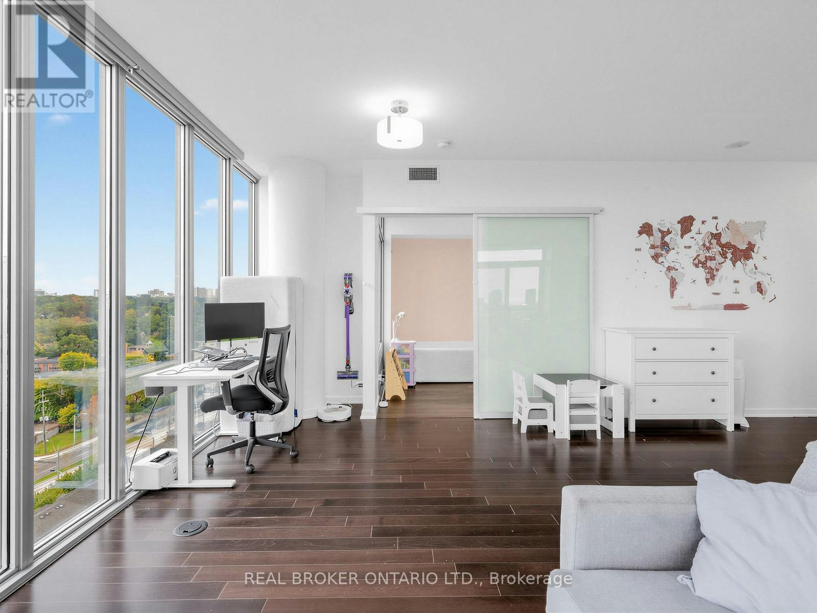 1310-105 The Queensway, Toronto, ON, M6B 5B5 - 8