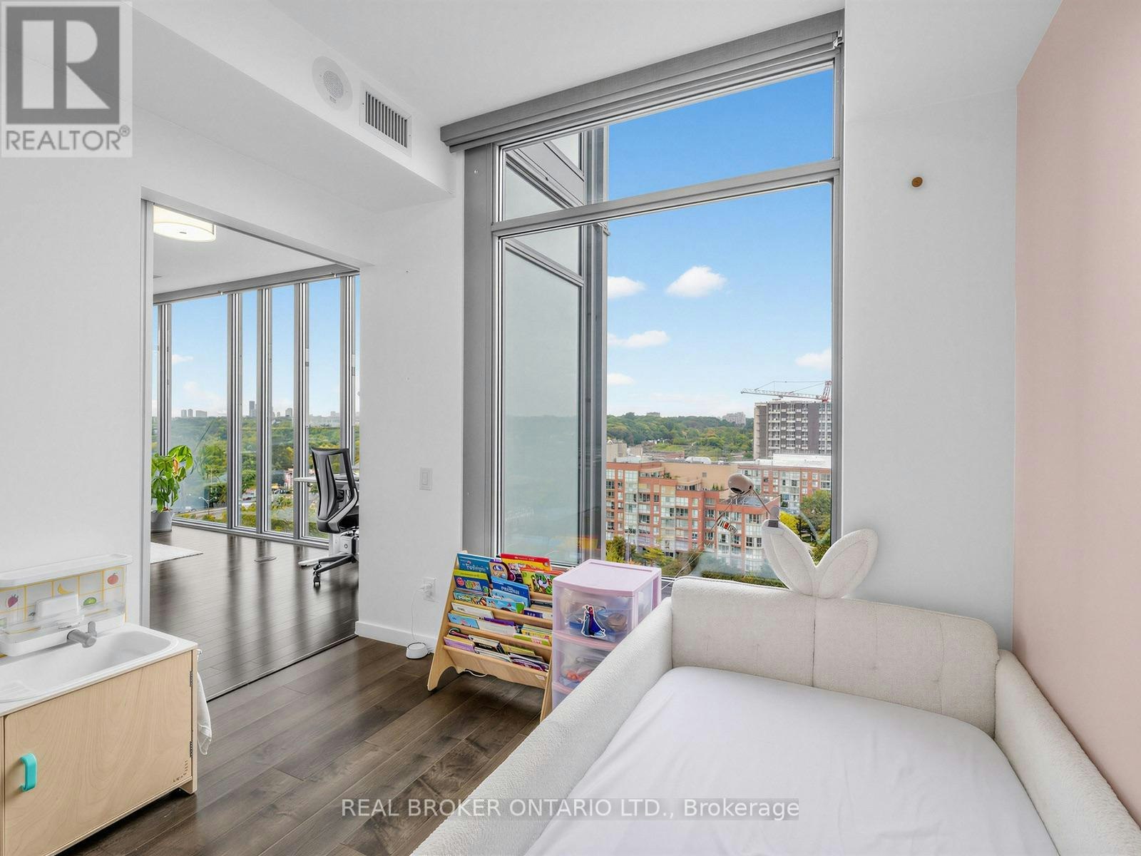 1310-105 The Queensway, Toronto, ON, M6B 5B5 - 10