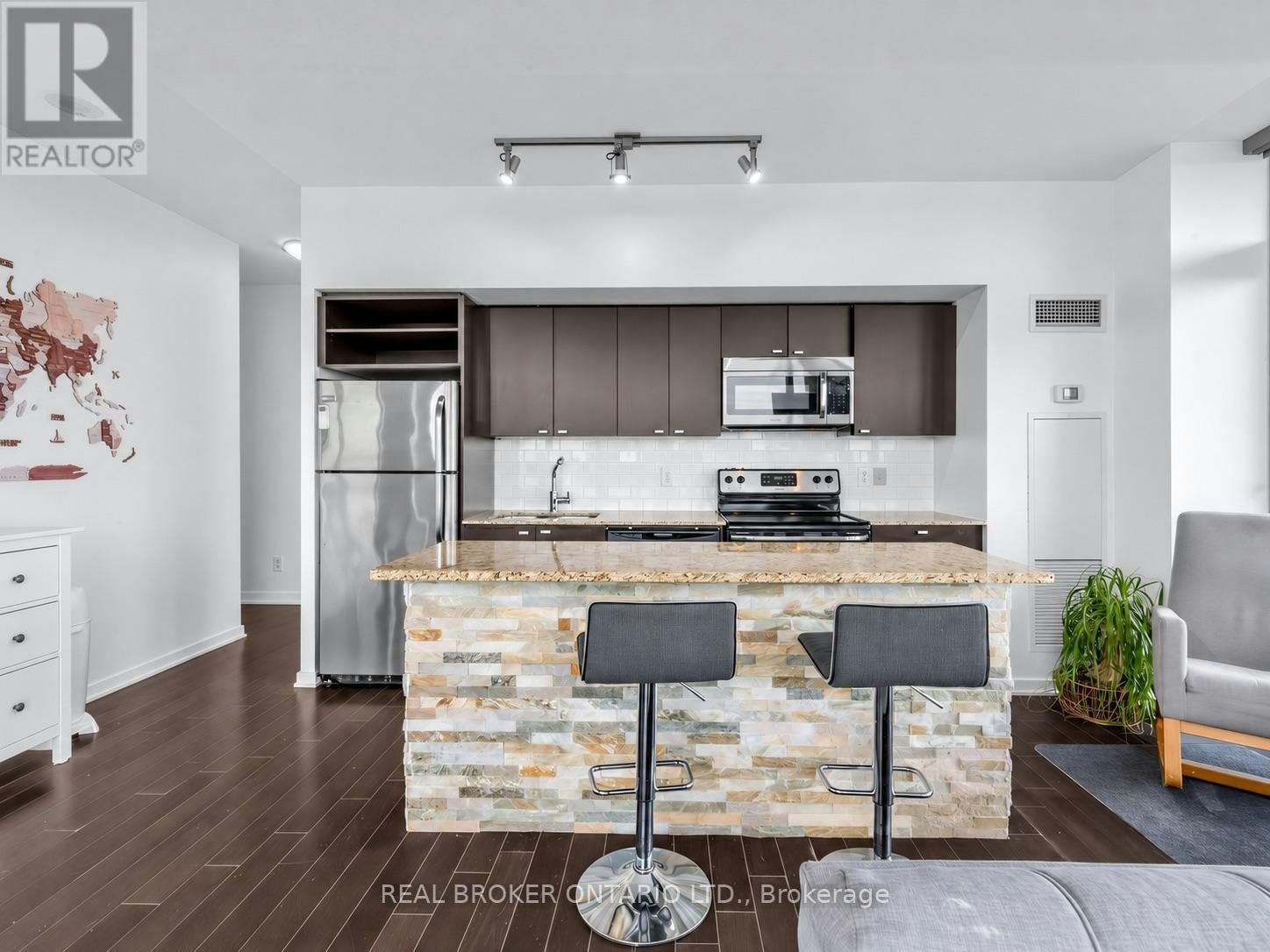 1310-105 The Queensway, Toronto, ON, M6B 5B5 - 3
