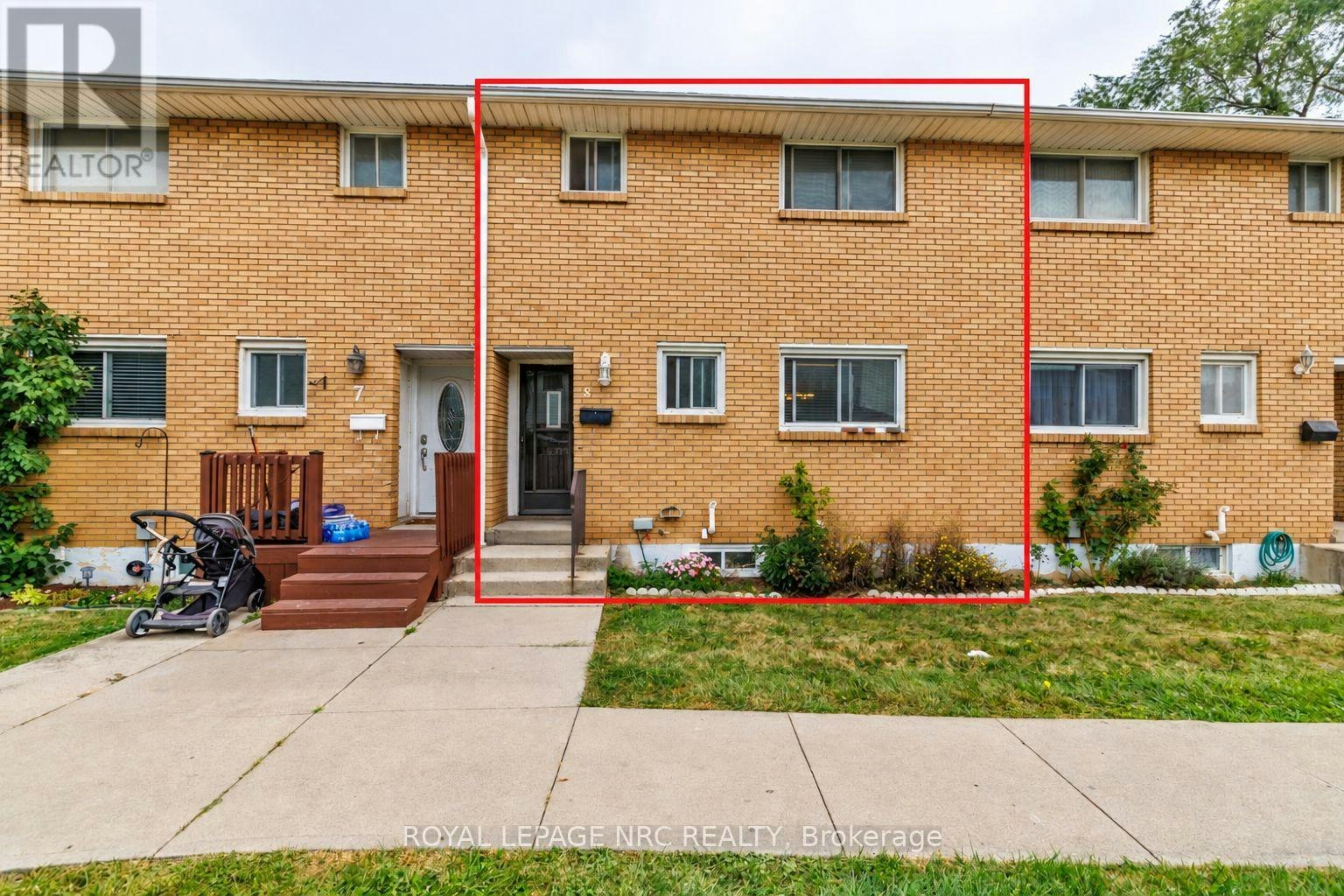 8-161 Berkindale Drive, Hamilton, ON, L8E 1M6