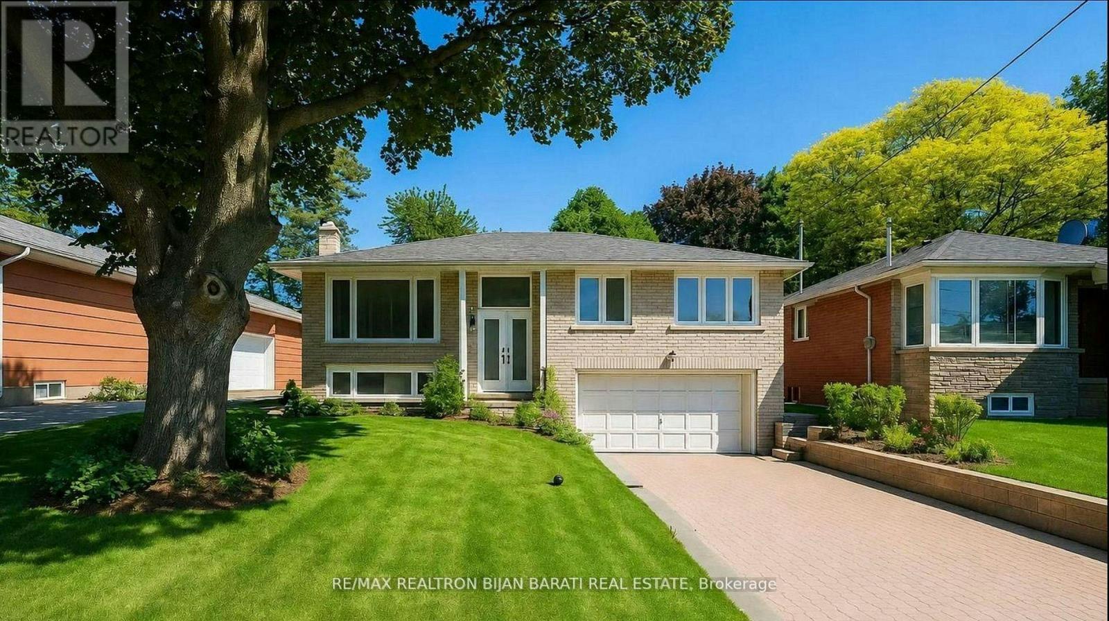 33 Sumner Heights Drive, Toronto, ON, M2K 1Y2