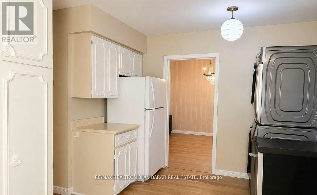33 Sumner Heights Drive, Toronto, ON, M2K 1Y2 - 9