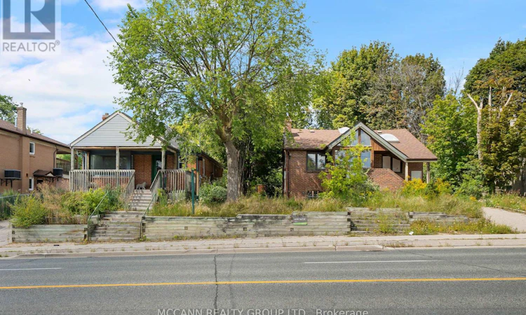 110-112 Sheppard Avenue W