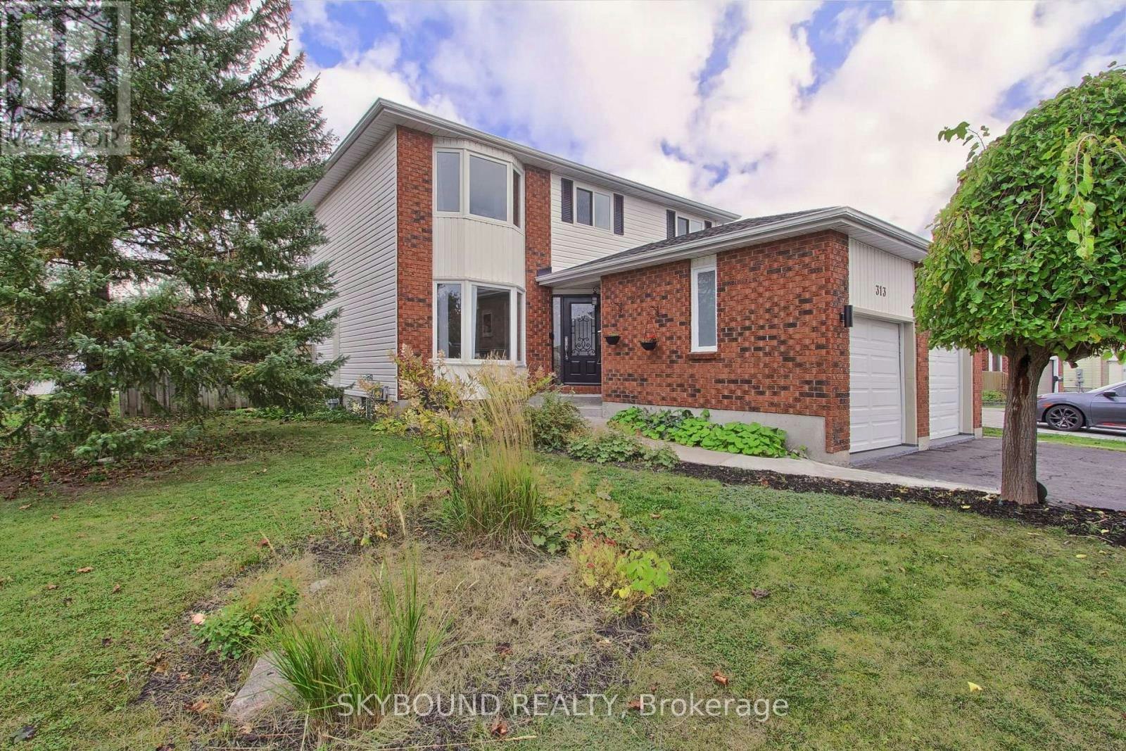313 Hickling Trail, Barrie, ON, L4M 5Y2