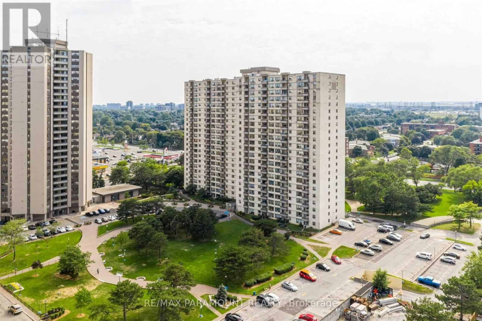 1813-390 Dixon Road, Toronto, ON, M9R 1T4