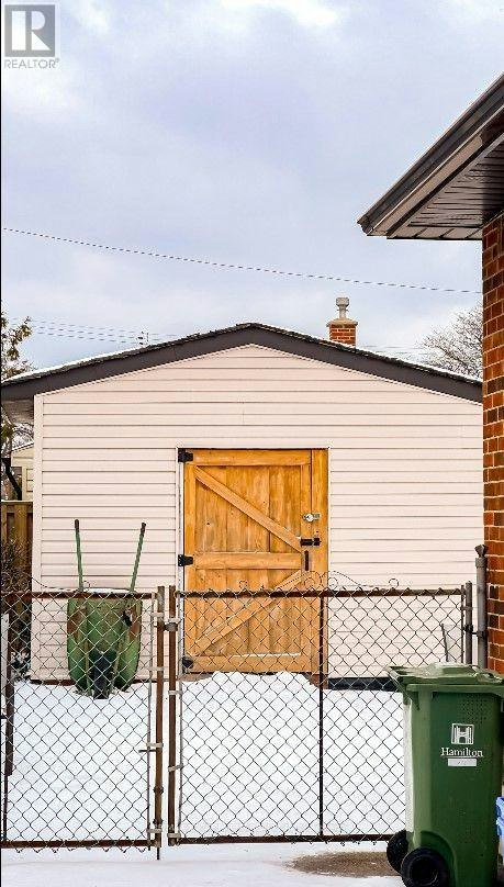 UPPER-374 16th Street EAST, Hamilton, ON, L9A 4K3 - 16