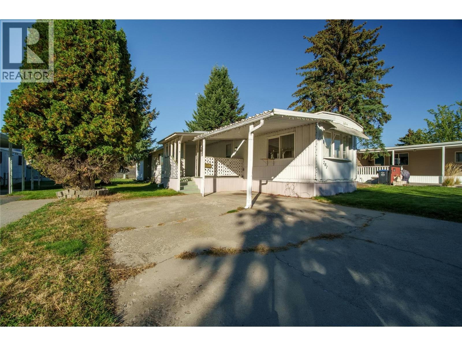 207-197 Dauphin Avenue, Penticton, BC, V2A 3S3