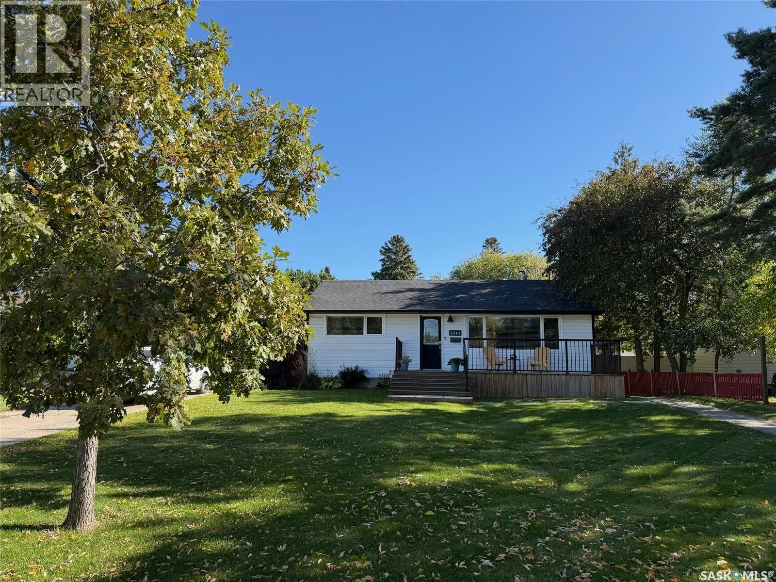 2217 Lansdowne Avenue, Saskatoon, SK, S7J 1G7