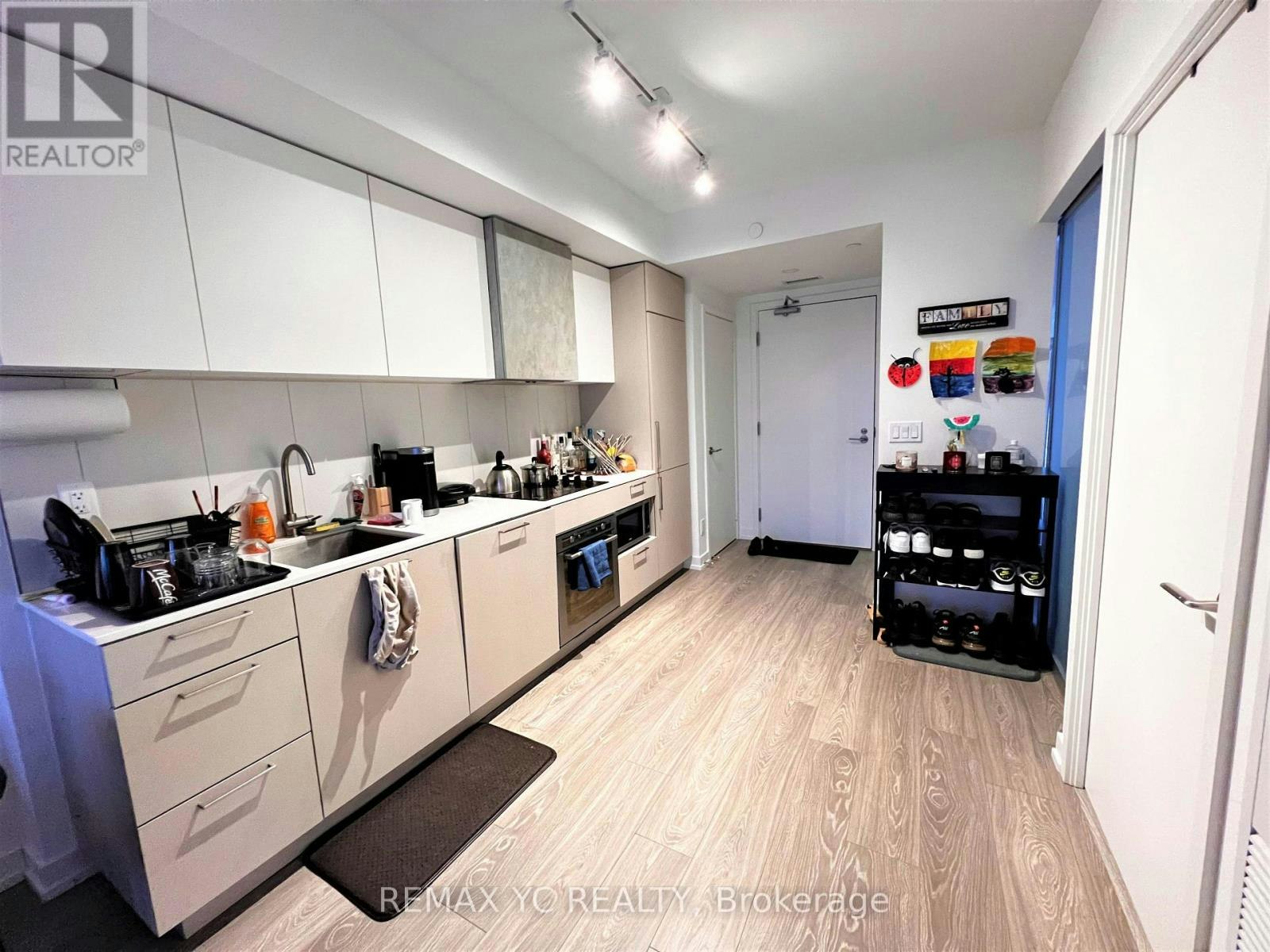 2520-19 Western Battery Road, Toronto, ON, M6K 3S4 - 3