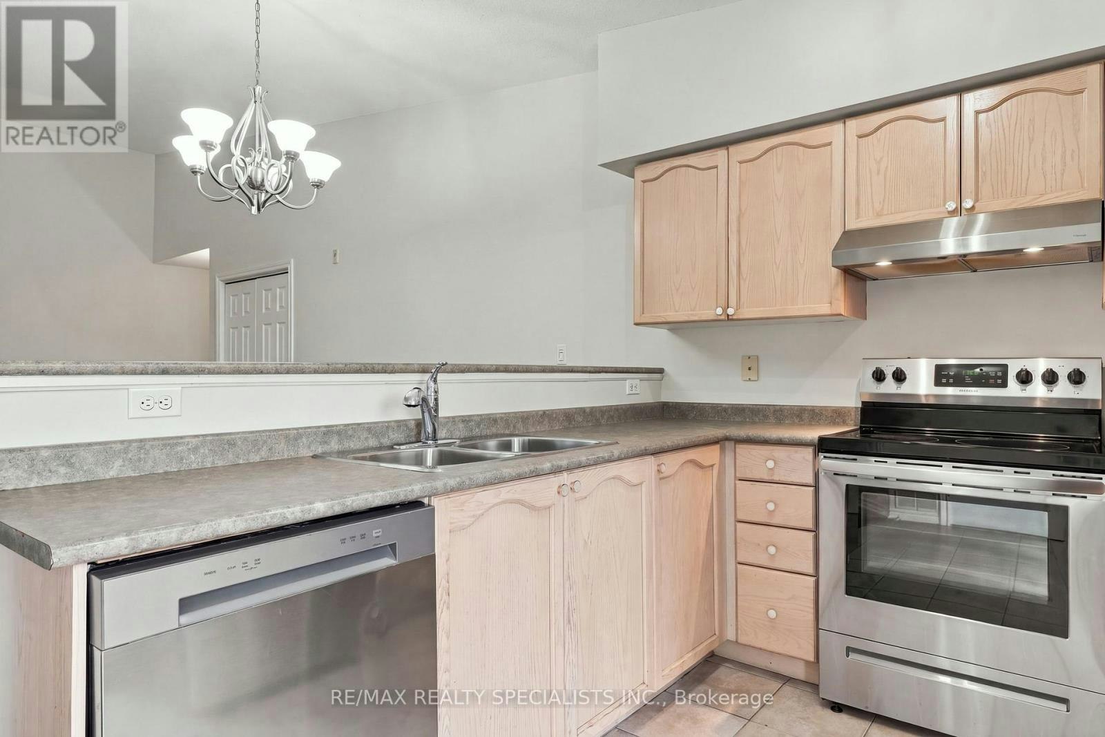 402-1470 Bishops Gate, Oakville, ON, L6M 4N2 - 5