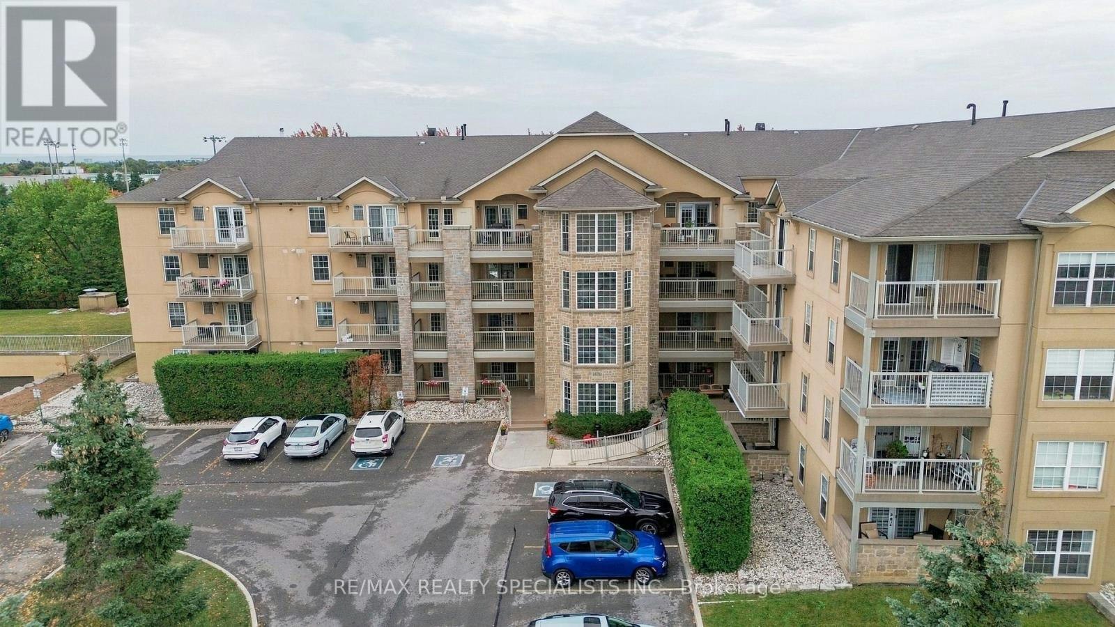 402-1470 Bishops Gate, Oakville, ON, L6M 4N2 - 2