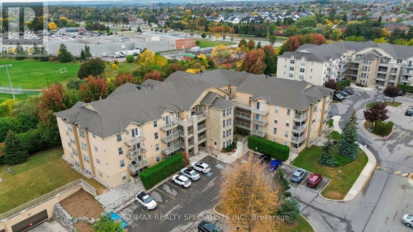 402-1470 Bishops Gate, Oakville, ON, L6M 4N2